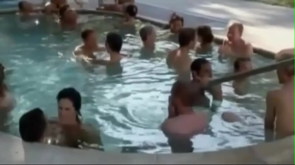✅ Свингеры у бассейна засняли жесткое видео ебли в жопу - смотреть и скачать порно бесплатно