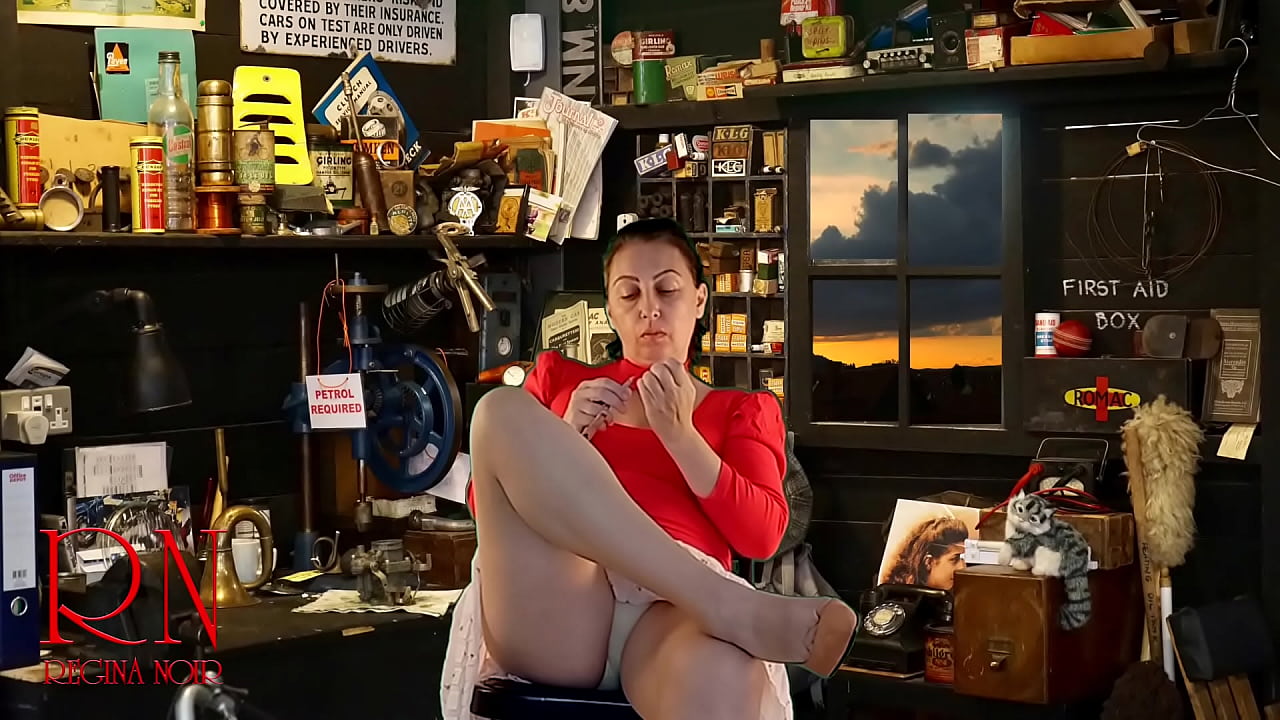 Порно видео зрелая продавщица дома